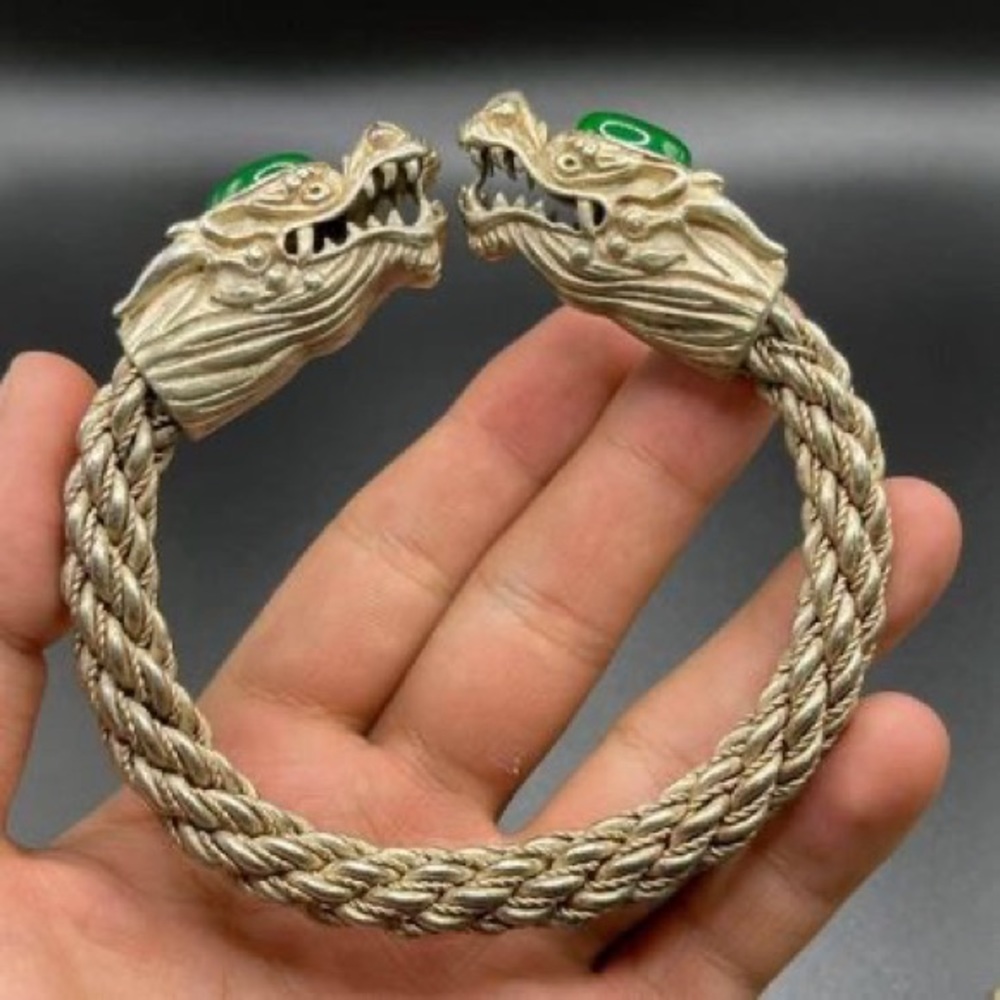 Beautiful Unique Tibetan Dragon Carved Beautiful Solid Silver Antique Bracelet